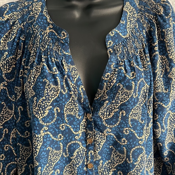 Lilly Pulitzer Elsa silk blouse in “Low Tide Navy - Easy to Spot” size XL - Picture 3 of 5